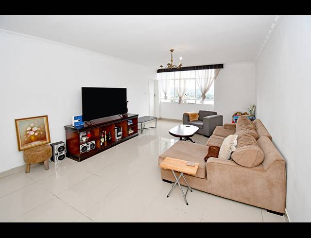 2.5 BEDROOM APARTMENT FOR SALE IN BEDFORD GARDENS